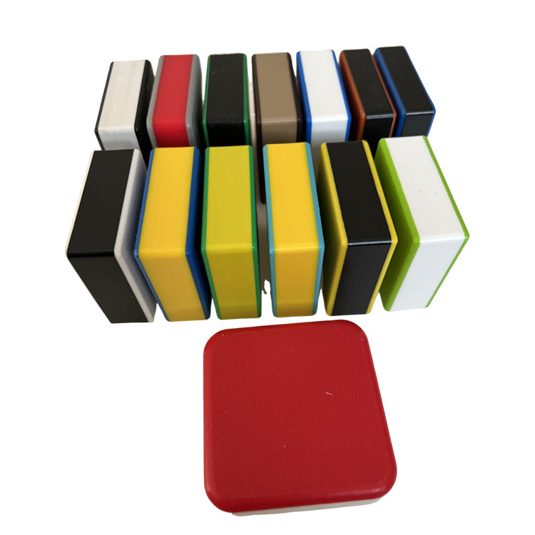 Papan tri-warna polietilen